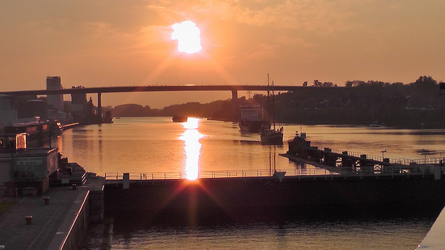 14093073021_3aec0f7a0c_z