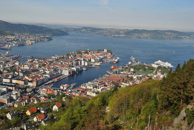 14096423075_b9ae3a9c7b_z