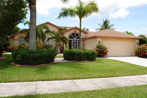 7553715724_cadbf24bef_k