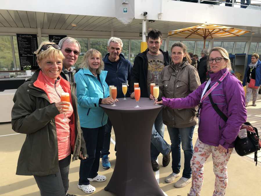 20180830_151827708_iOS-min